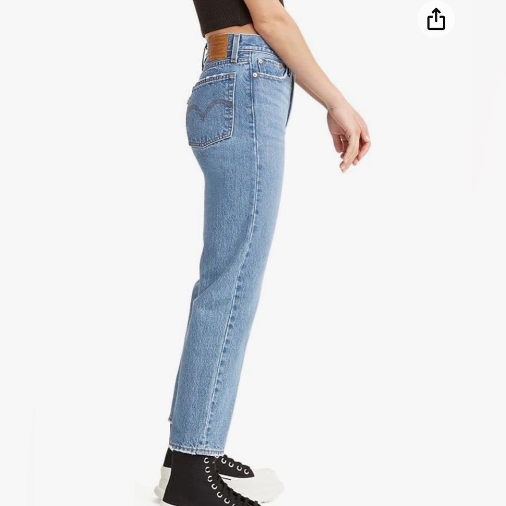NWT Levi’s Wedgie Straight - Size 25 high rise. NEVER WORN